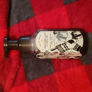 White Barn Marshmallow Fireside Hand Soap